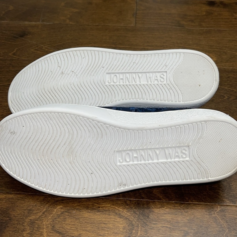 Johnny Was “Bianca” Sneaker - Picture 6 of 7